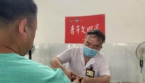 “弘扬雷锋精神 争做健康卫士” ——广西国际壮医医院明秀分院推拿科义诊活动